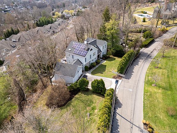 4th image of 80 Deerhurst Road