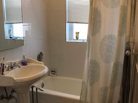 4th image of 3251 W Barry Ave