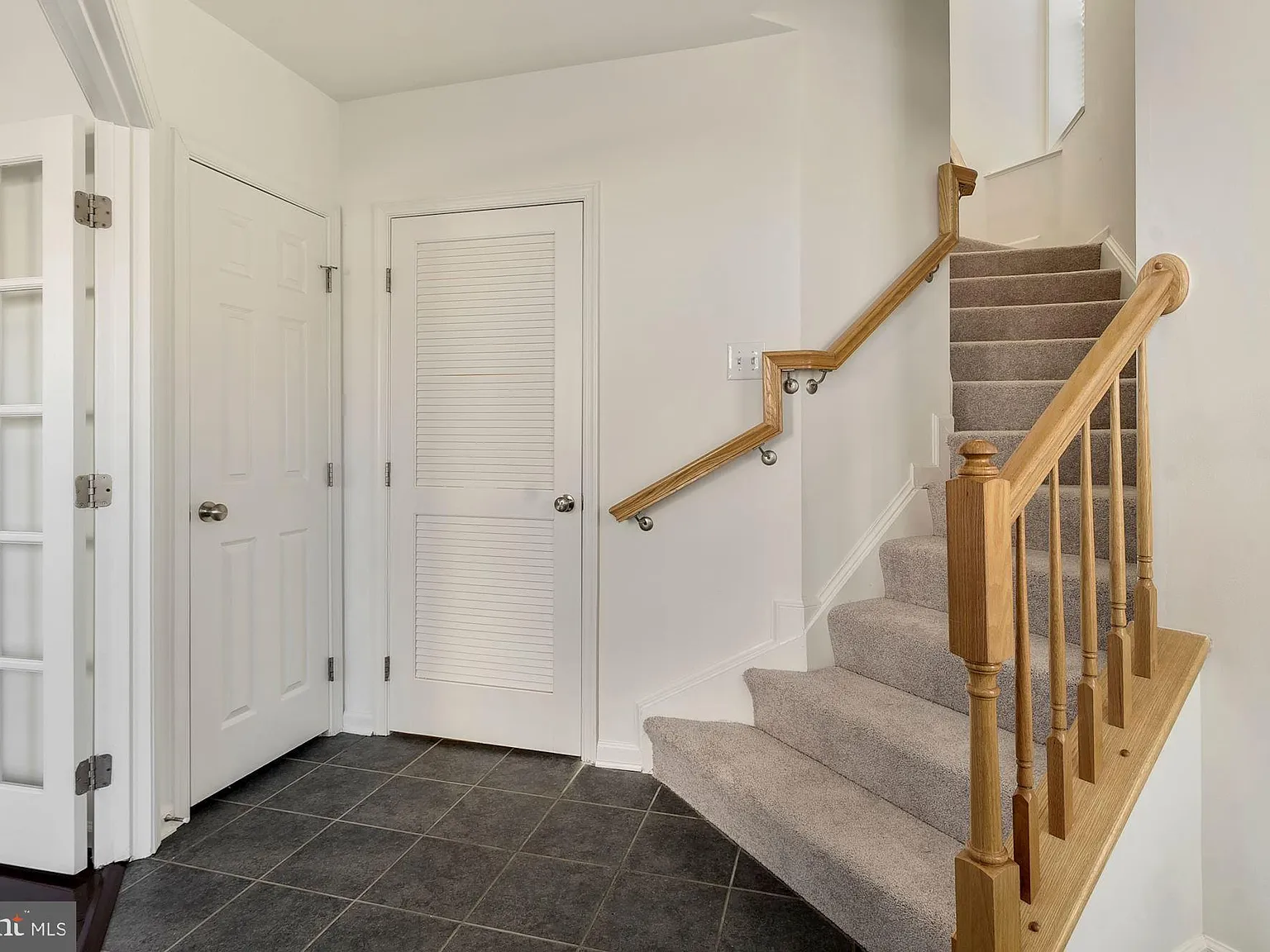 4 bed, 3.5 bath, 2000 sqft, $3,395 — Photo 4