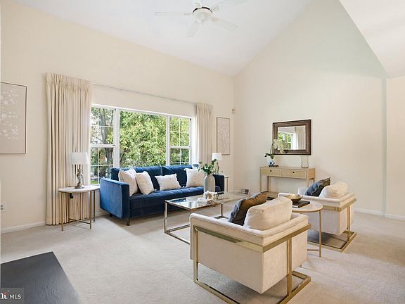 5th image of 1300 Putnam Blvd #43
