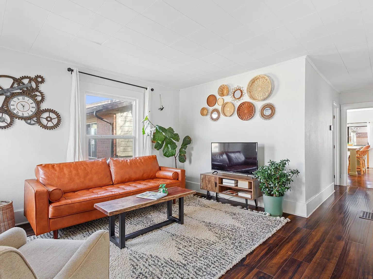 3 bed, 1200 sqft, $3,000 — Photo 1
