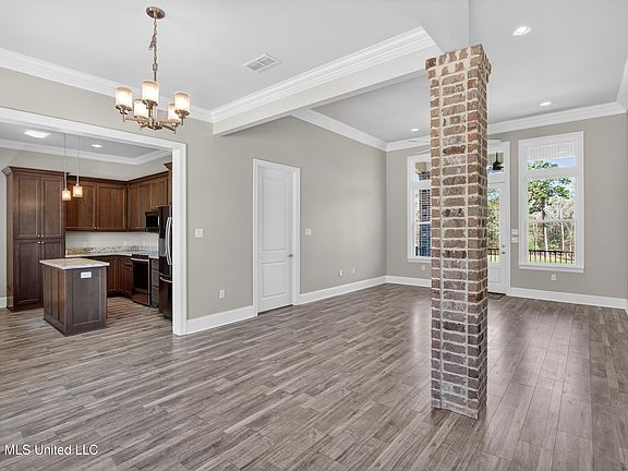 4th image of 87116 Highpoint Dr