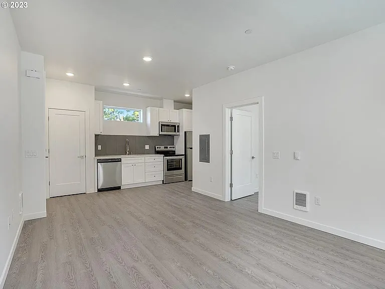 6845 N Montana Ave — Photo 11