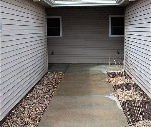 4th image of 3626 McLaughlin Dr