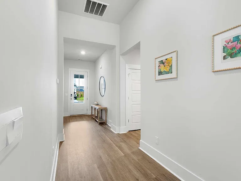 322 Whalebone Ave — Photo 8