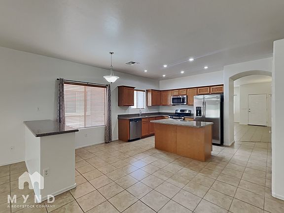 3rd image of 489 E Camino Rancho Seguro