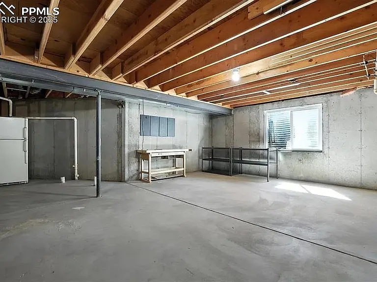 7430 Lomas Ct — Photo 15