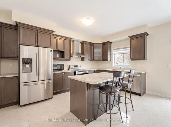 37 Pace Ave, Brantford, ON N3S 7V4