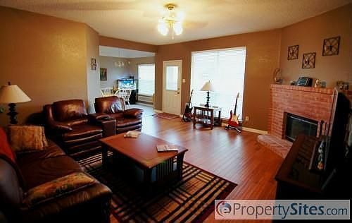 3rd image of 7228 Summerset Dr