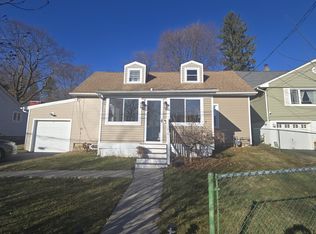 7 Lakeview Ter, Stanhope, NJ 07874