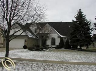 39482 Westminster Cir, Novi, MI 48375