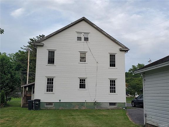 3rd image of 216 Redfield Ave APT 1