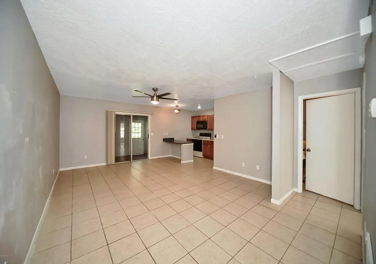 1914 Agora Circle Se #106 — Photo 2