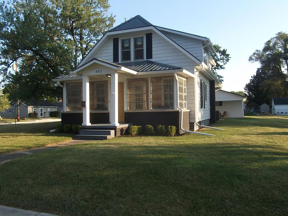 1st image of 301 E Mill St