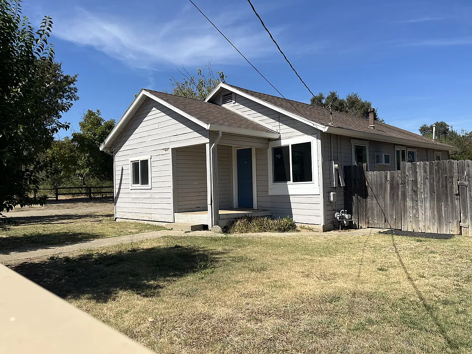 2989 Elm St