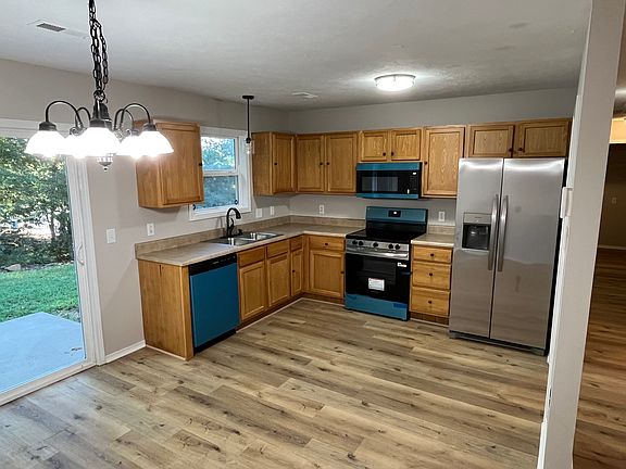 5th image of 1018 Homestead Rd