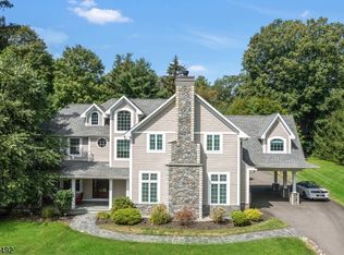 11 Glendale Rd, Park Ridge, NJ 07656