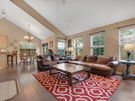 3rd image of 2587 Yarmouth Ln