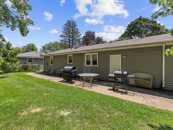 2nd image of 4108 Yale Dr