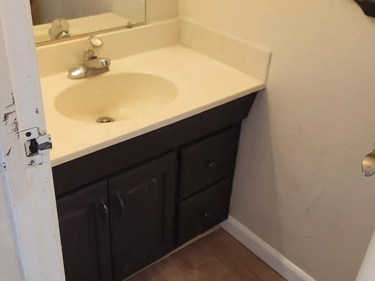 544 E Highline Cir — Photo 14