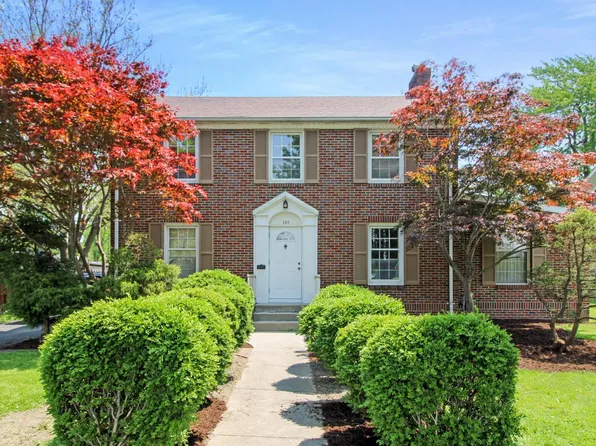 325 Jefferson St, Pt Clinton, OH 43452