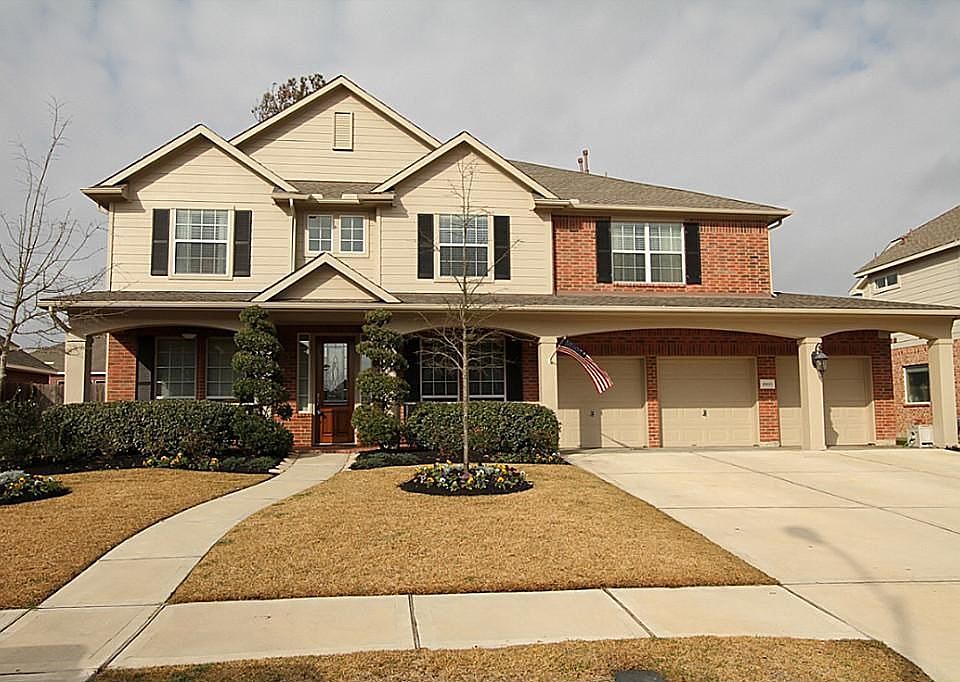 1st image of 19115 Camden Woods Ct