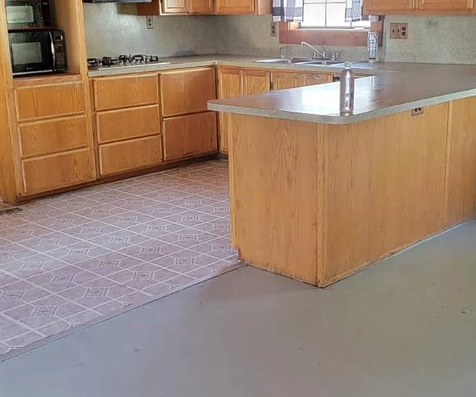 104 S Oak Lee Dr — Photo 3