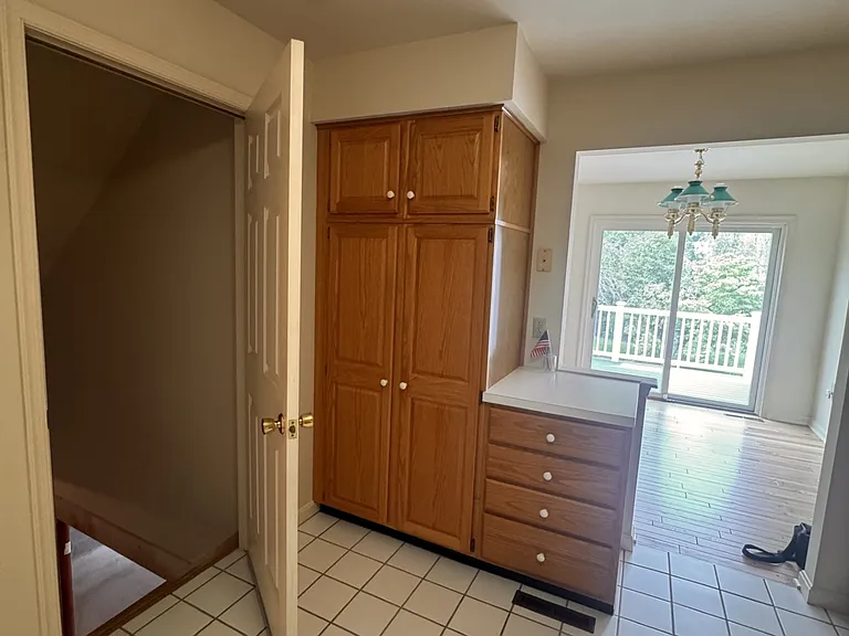 4282 Wimbledon Dr — Photo 2