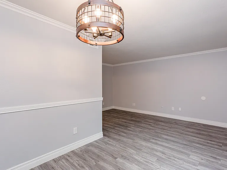 Allendale Village Apartments — Photo 10