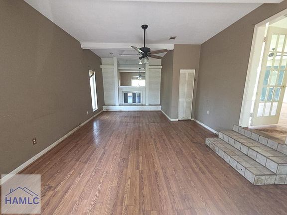 4th image of 5585 Railroad Ln