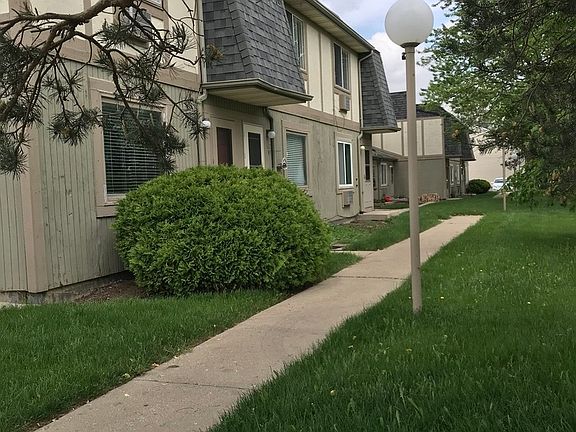 2nd image of 630 Oriole Ct #630