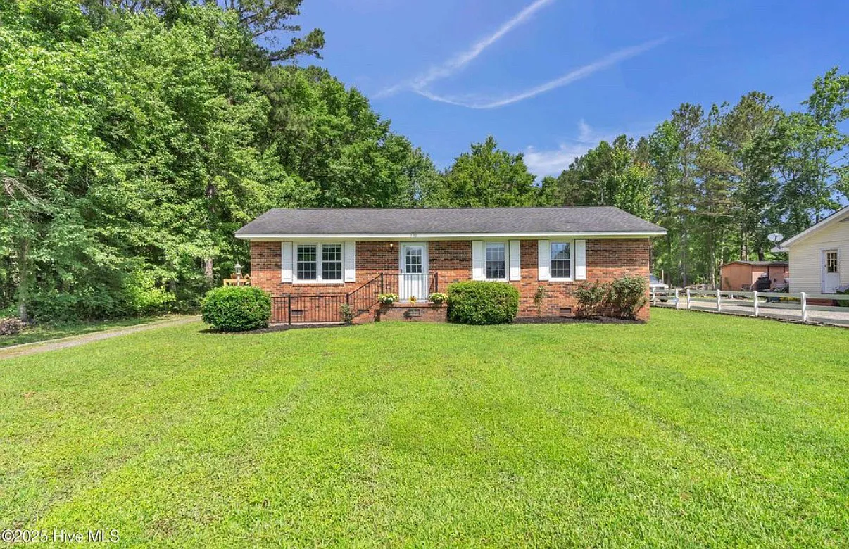 232 Old Savannah Rd — Photo 1