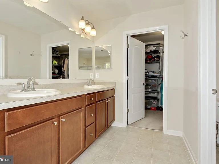 2221 Congresbury Pl — Photo 28