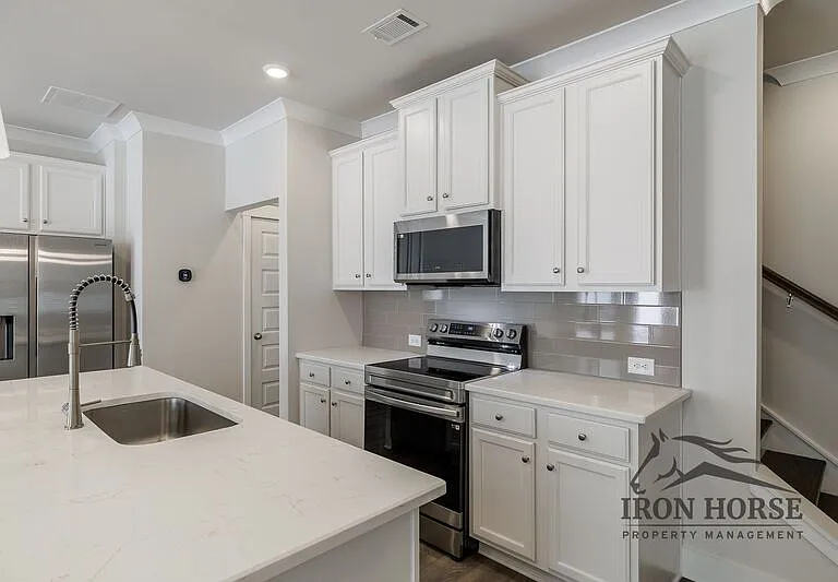 14 Depot Landing Way — Photo 8