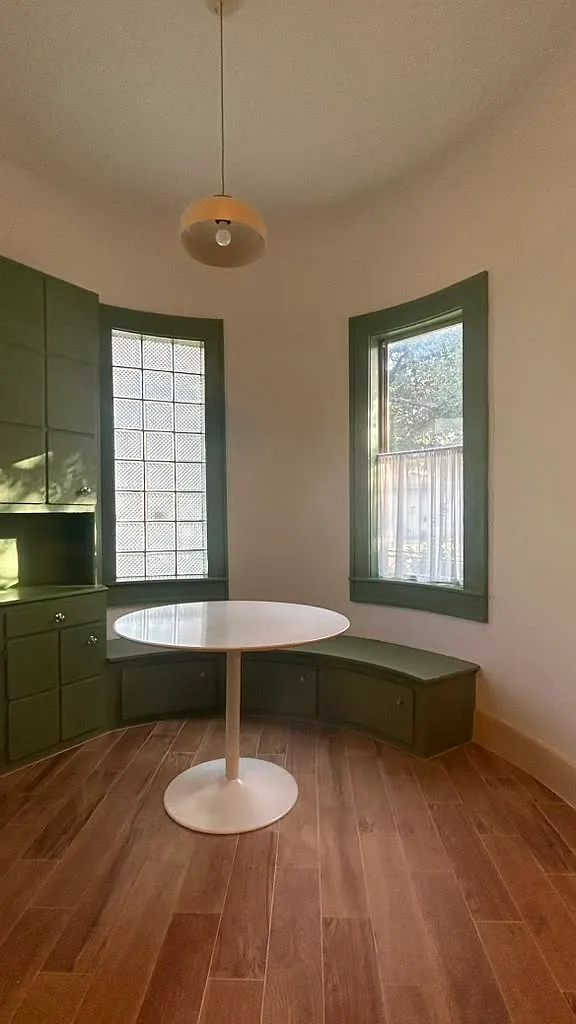 3 bed, 2.5 bath, 2495 sqft, $2,000 — Photo 4