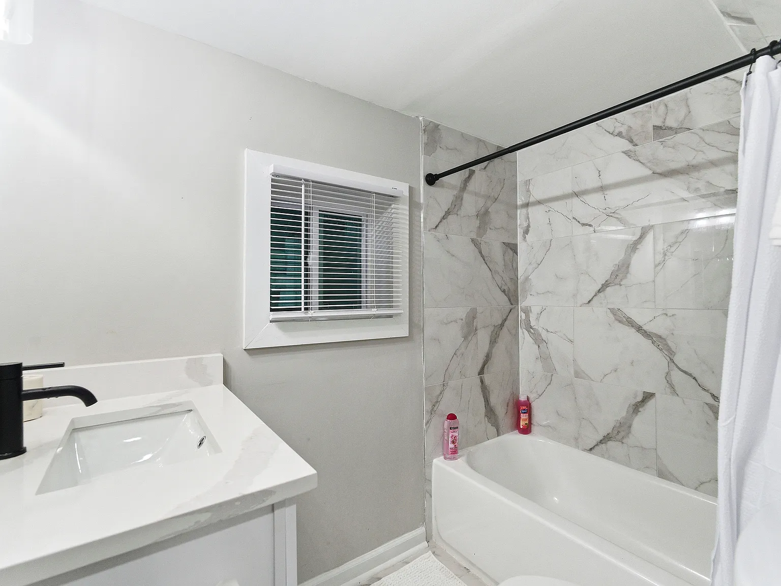5901 Ridge Dr SE — Photo 2