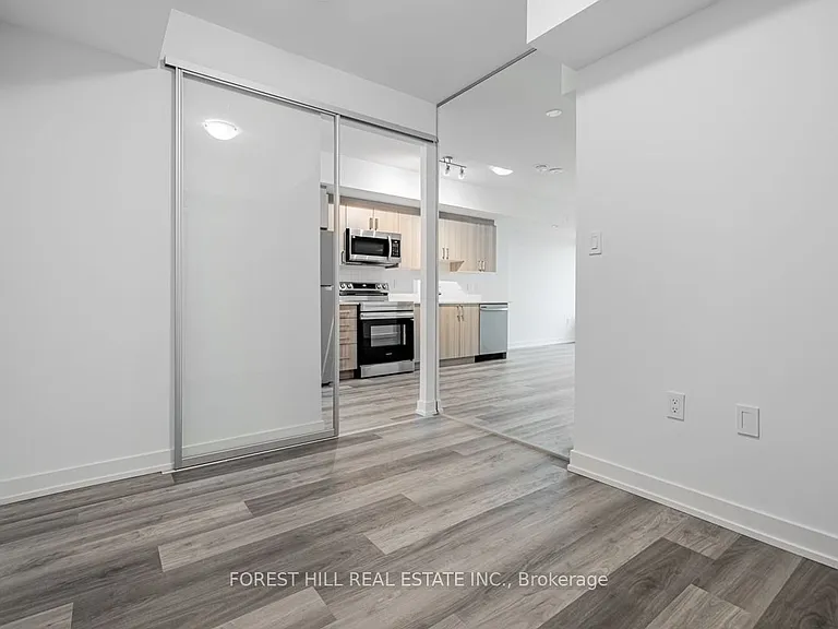 556 Marlee Ave #301 — Photo 10