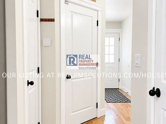5th image of 7670 N Mississippi Ave