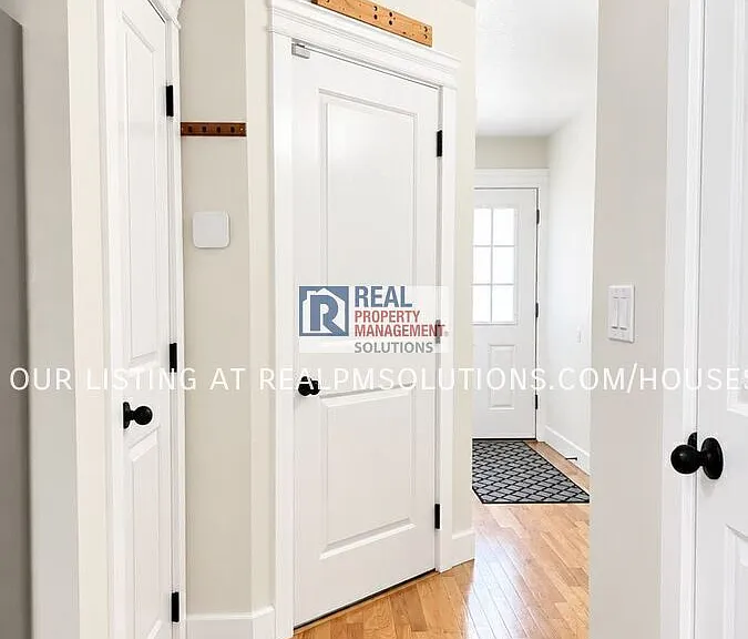 7670 N Mississippi Ave — Photo 5