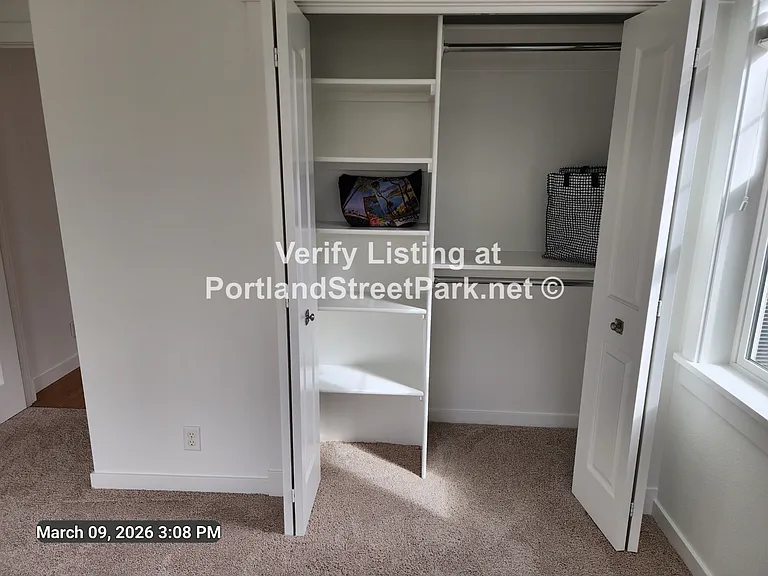 Built-in closet organizer, bedroom 1