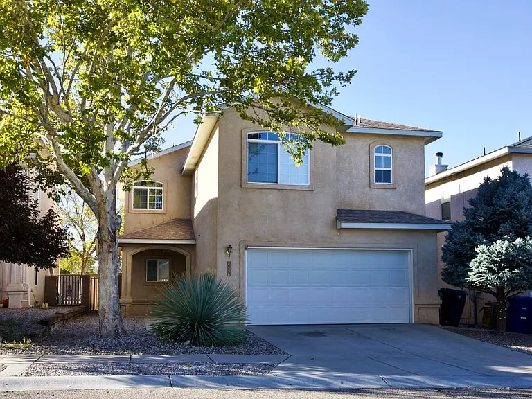 7436 Peregrine Rd NE — Photo 1