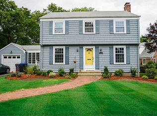 30 Cole Farm Ct, Providence, RI 02906