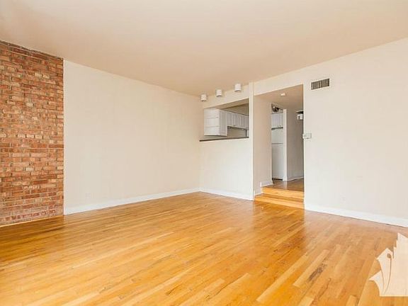 5th image of 1220 N La Salle Dr #Gdn