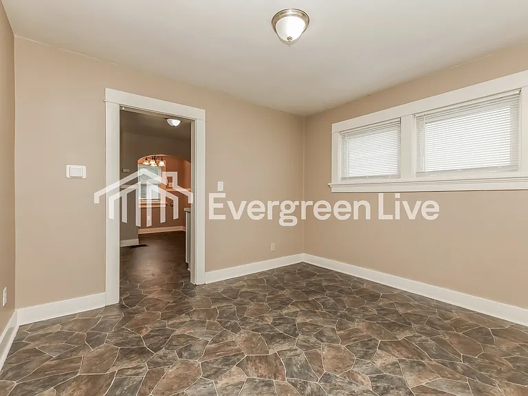 1681 Meriline Ave — Photo 8