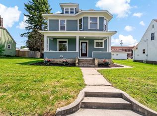 615 1st St, Kenyon, MN 55946