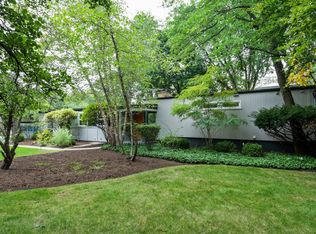 1470 Ridge Rd, Highland Park, IL 60035