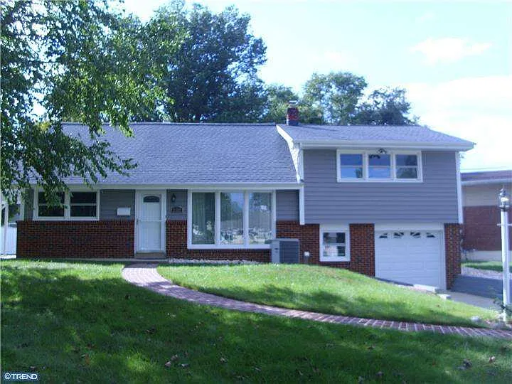 2400 Nicholby Dr photo 1