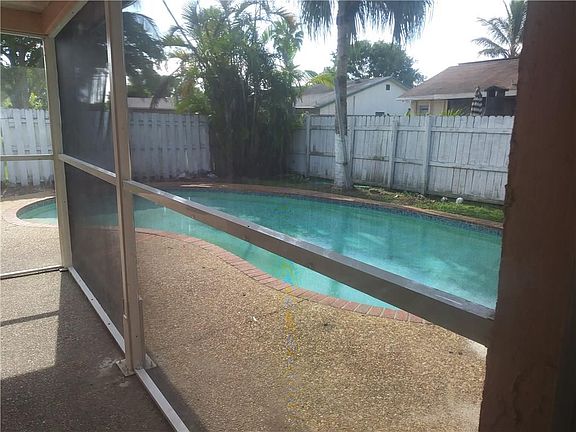 4th image of 11130 NW 26th St #11130