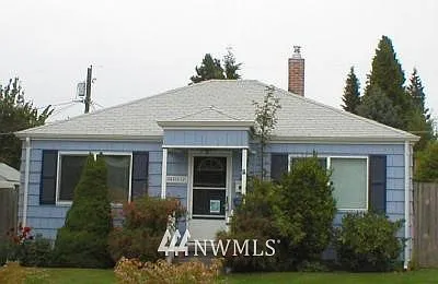 4515 E E photo 1