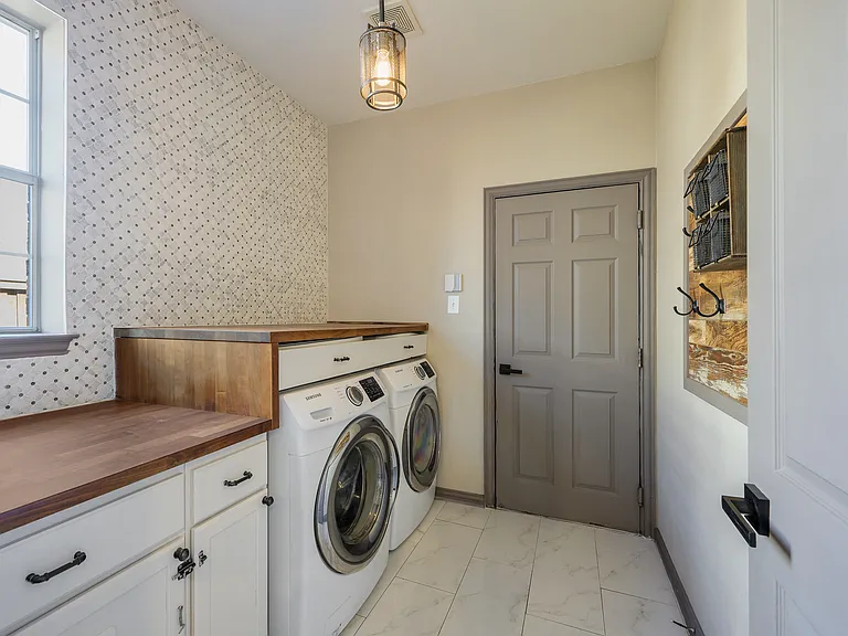 5170 Mohegan Ln — Photo 41